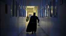 Un Batman solidario en Argentina se gana a los niños sin revelar su identidad