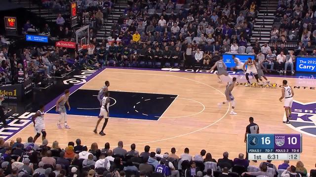 Rudy Gobert with an alley oop vs the Sacramento Kings
