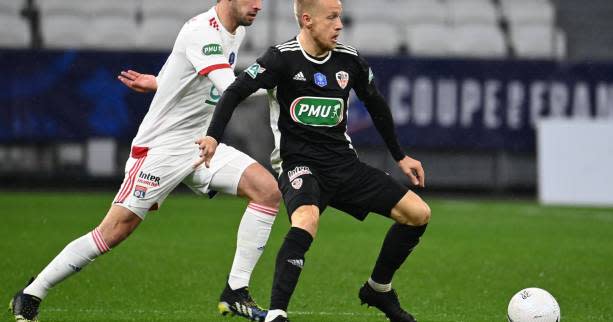 Football – transfers – Lorient