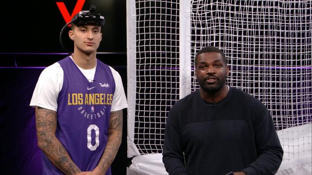 The Rush: Lakers star Kuzma rocks futuristic goggles at CES, breaks scoring record