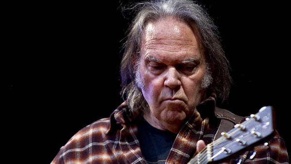 Neil Young no longer boycotting Spotify