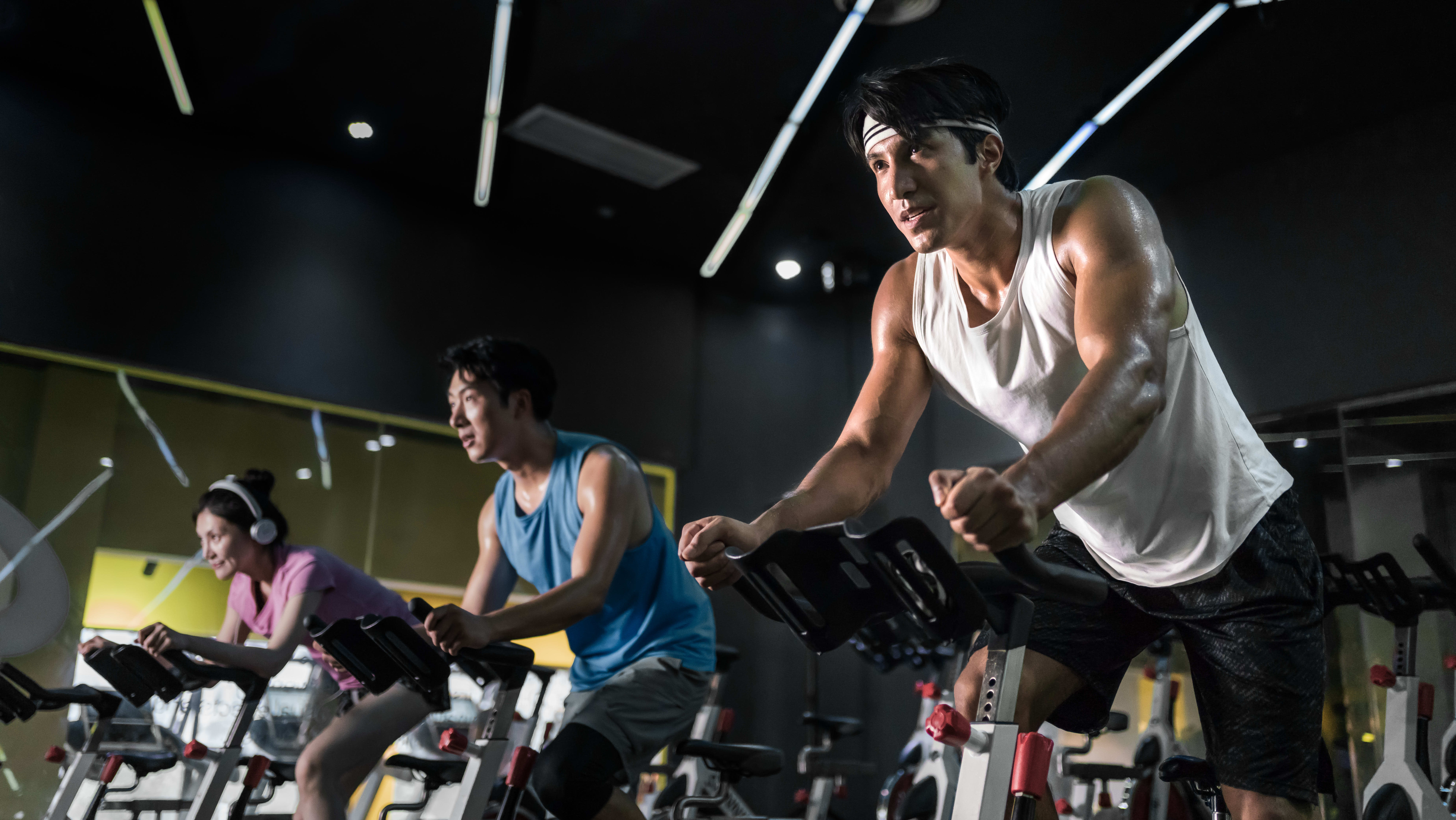 How Peloton Could Beat Nike and Lululemon at Apparel - WSJ