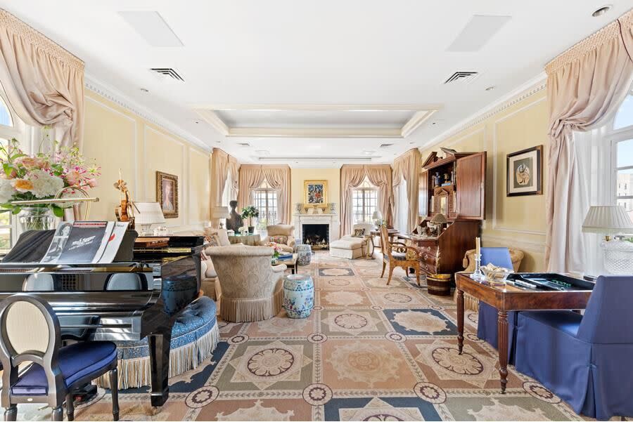 The Penthouse In Bernie Madoffs Former Nyc Building Hits The Market For 22 Million 1251