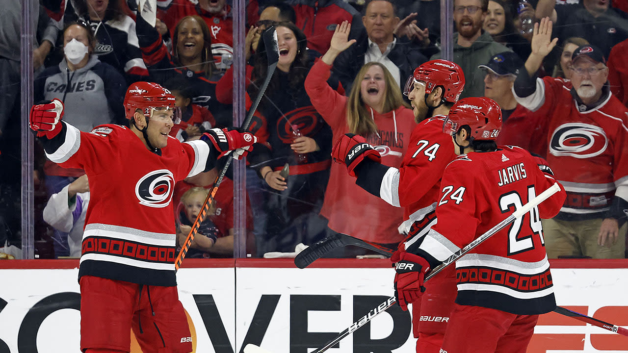 NHL playoffs: Hurricanes defeat Islanders to take 2-0 series lead