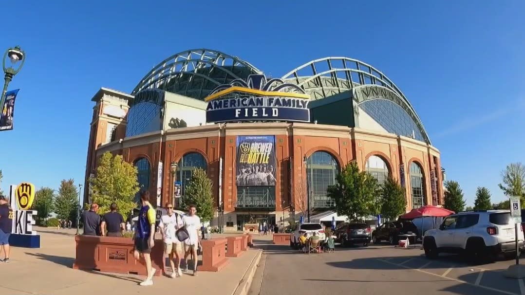 Brewers stadium renovation would get $546 million under Assembly