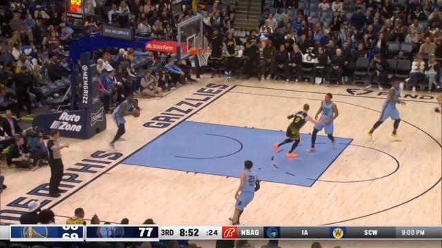 Stephen Curry with a 3-pointer vs the Memphis Grizzlies