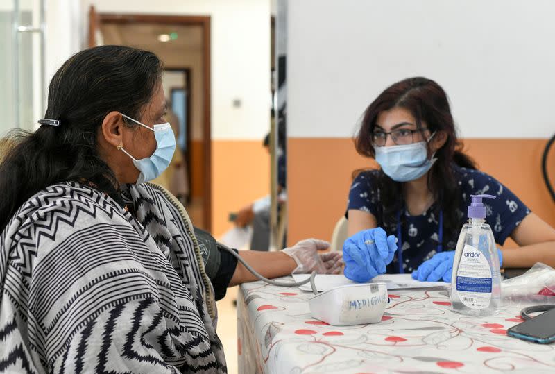 UAE daily COVID-19 cases climb above 2,000