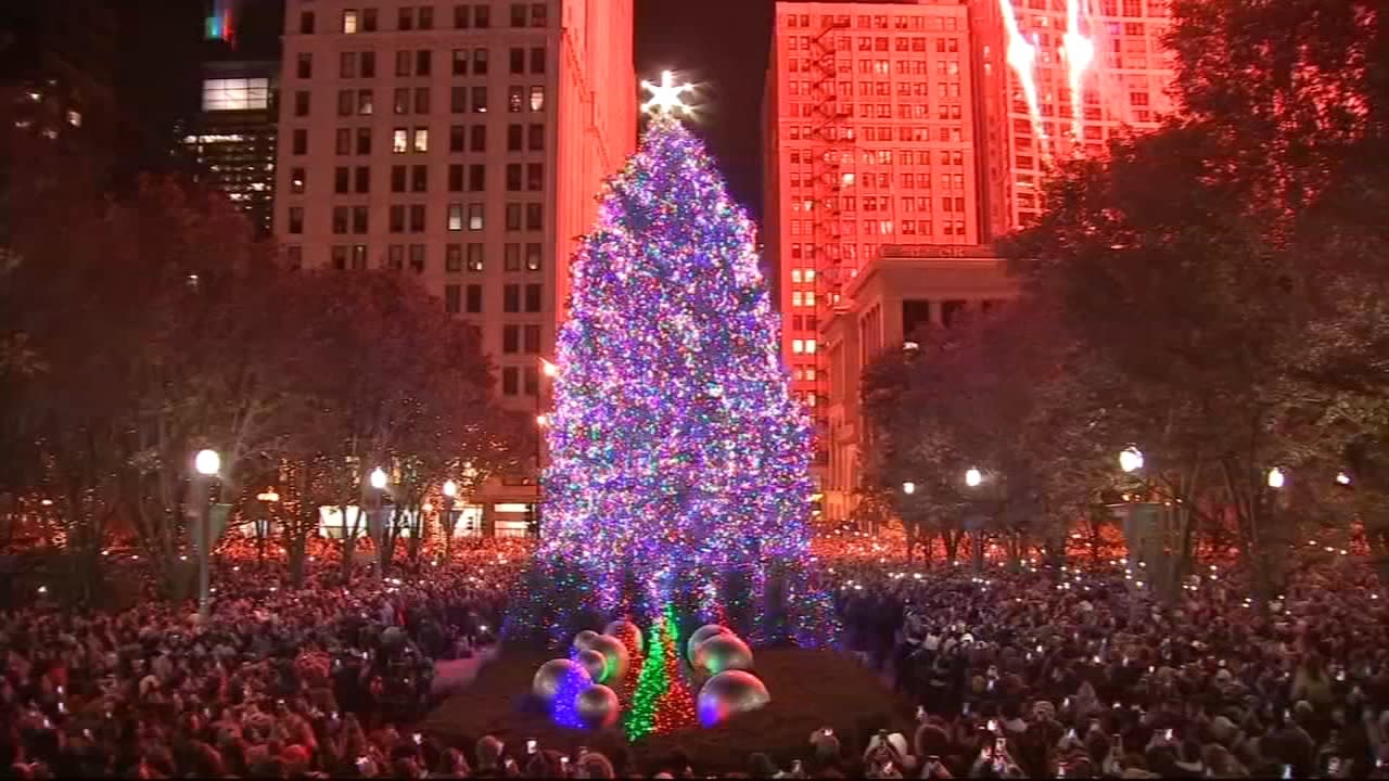 Chicago lights Christmas tree in Millennium Park