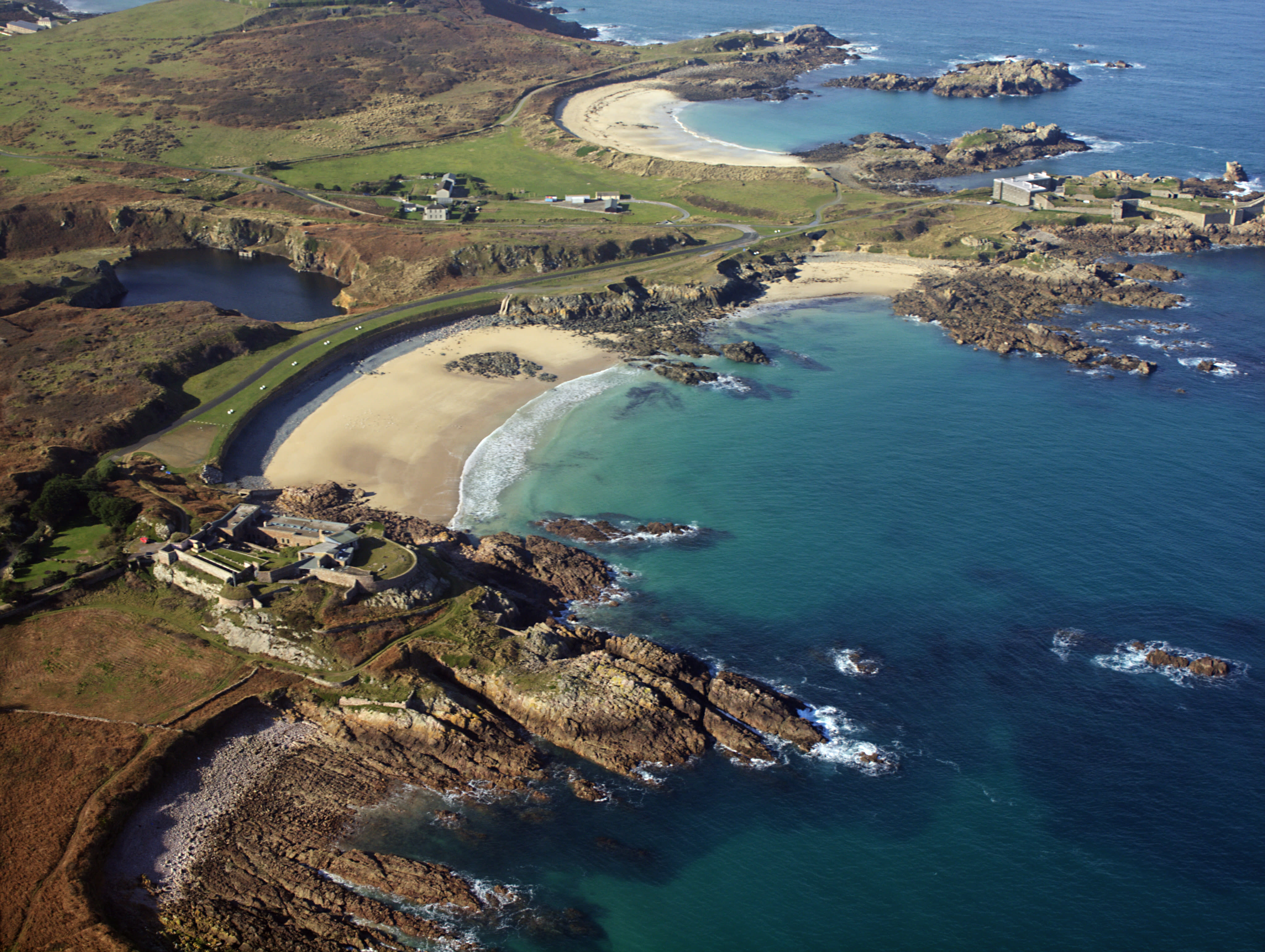 Нормандские острова. Олдерни остров. Guernsey channel Islands Страна. Жители нормандских островов.