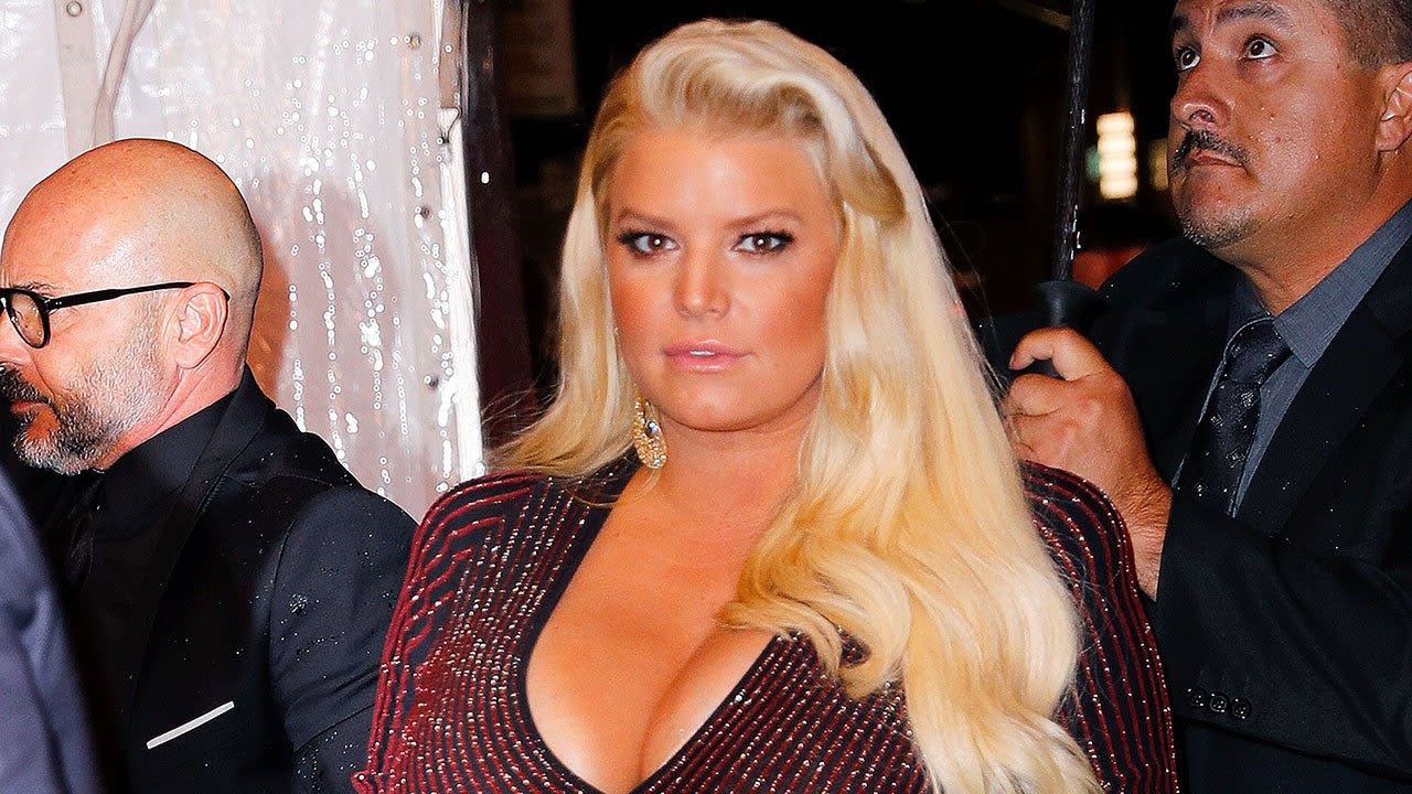 Jessica Simpson Spotted On Date Night With Husband 1 Month