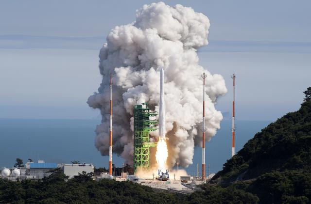 GOHEUNG-GUN, SOUTH KOREA - JUNE 21: In this handout image provided by Korea Aerospace Research Institute, a space rocket Nuri (KSLV-Ⅱ) taking off from its launch pad at the Naro Space Center on June 21, 2022 in UGoheung-gun, South Korea. South Korea on Tuesday successfully launched its homegrown space rocket Nuri (KSLV-Ⅱ) in the second attempt to put satellites into orbit, reaching a major milestone in the country's space program. (Photo by Korea Aerospace Research Institute via Getty Images)