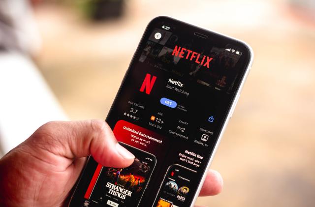 BRAZIL - 2021/03/16: In this photo illustration the Netflix logo in App Store seen displayed on a smartphone screen. (Photo Illustration by Rafael Henrique/SOPA Images/LightRocket via Getty Images)
