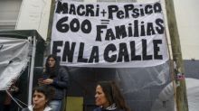 Violento desalojo de una fábrica en Argentina tras el despido de 600 personas