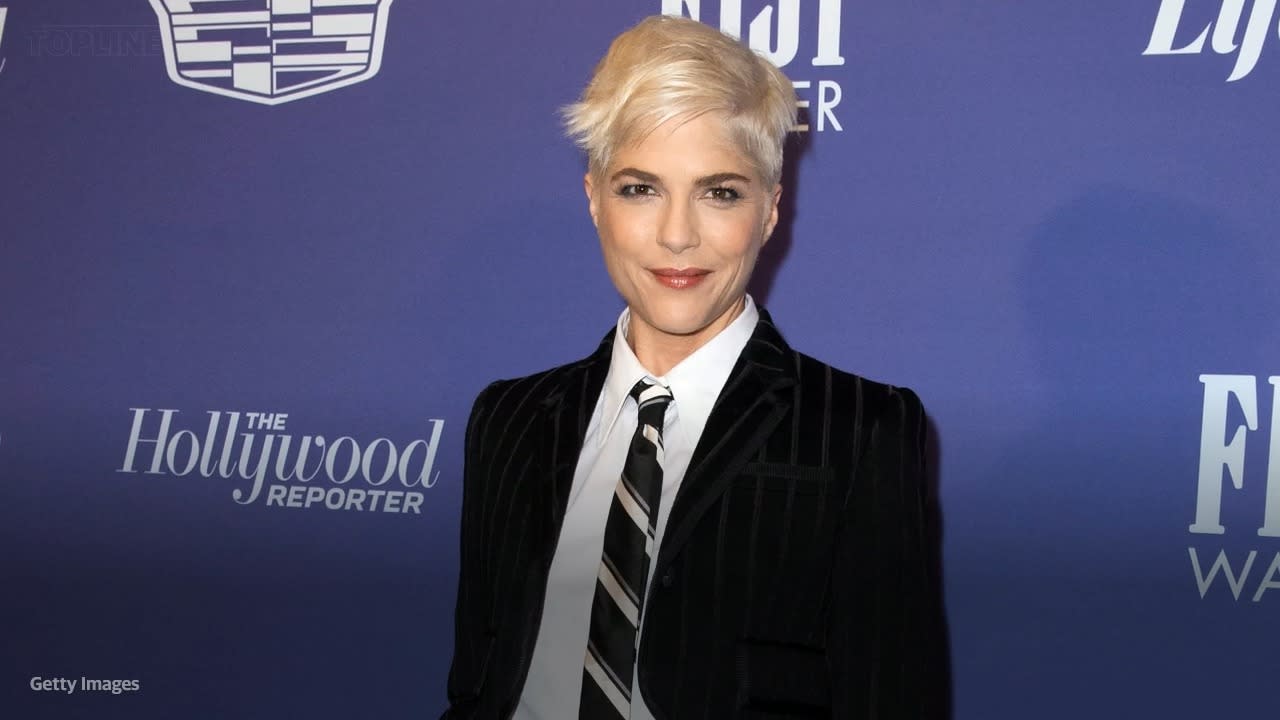 Selma Blair Blindfolded During 'Dancing With the Stars' to Overcome  Multiple Sclerosis Symptoms