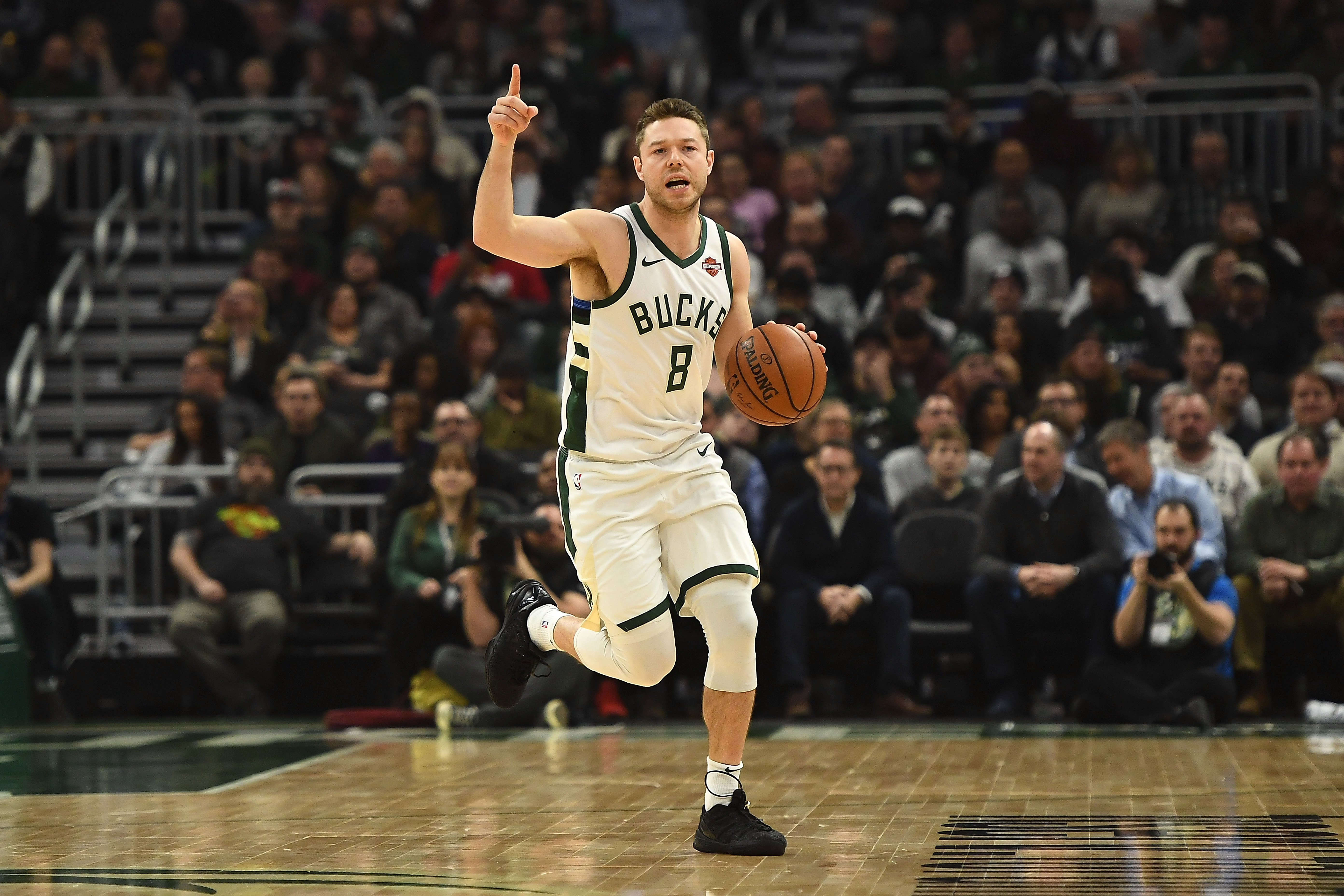 dellavedova bucks jersey