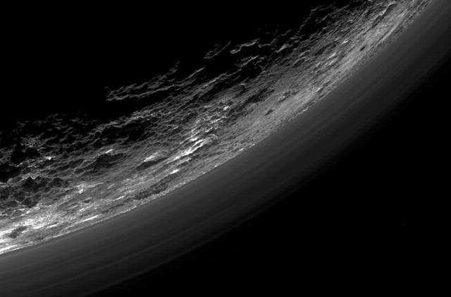 NASA/JHUAPL/SwRI/Gladstone et al./Science (2016)