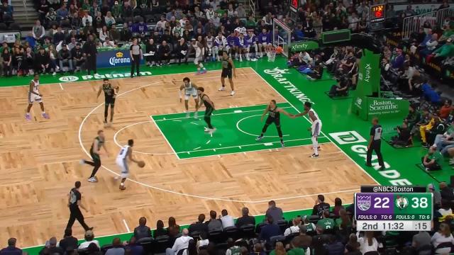 Chimezie Metu with an assist vs the Boston Celtics