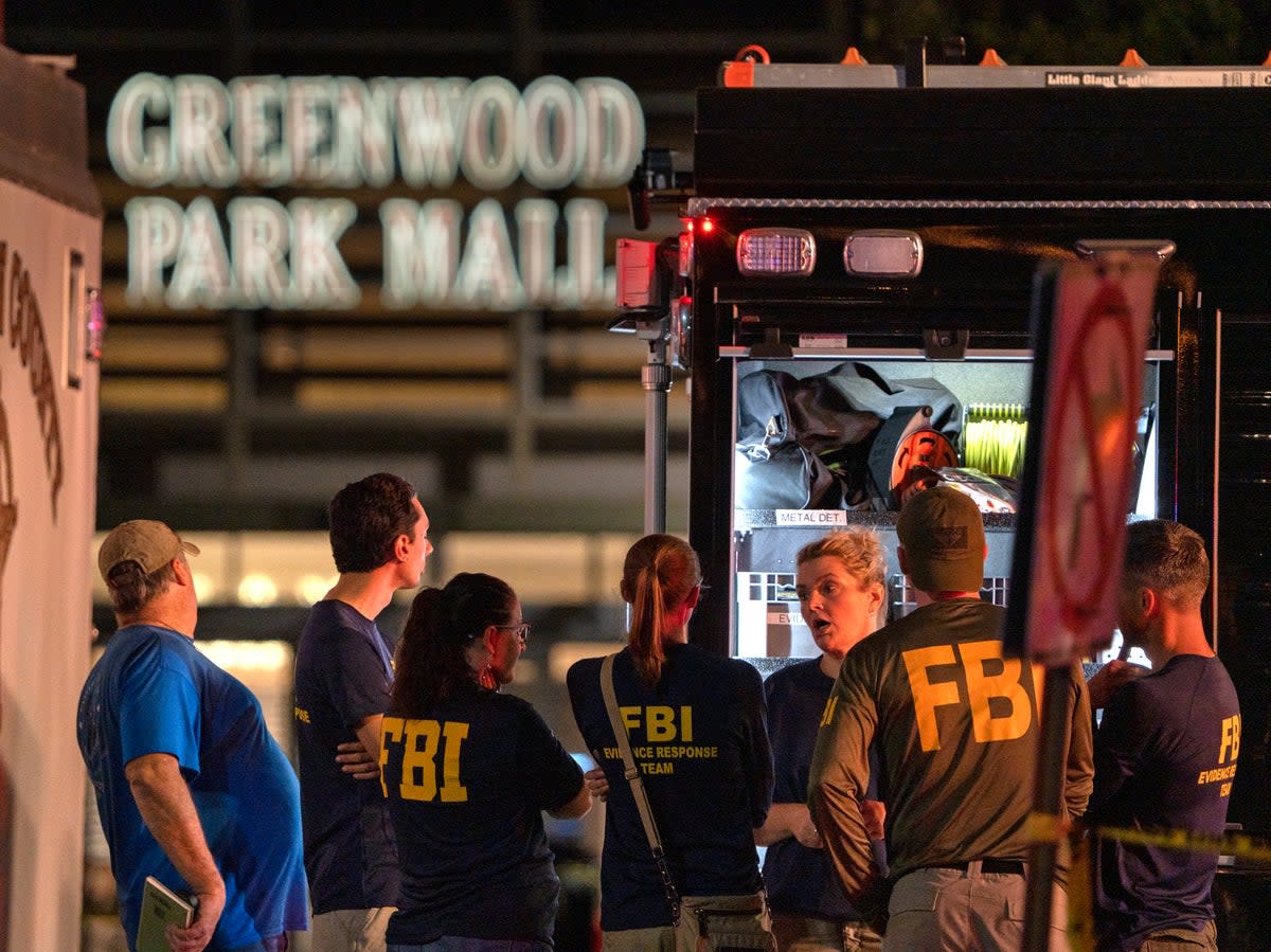 La police identifie un homme armé de 20 ans dans une fusillade dans un centre commercial de l’Indiana qui a fait quatre morts et deux blessés