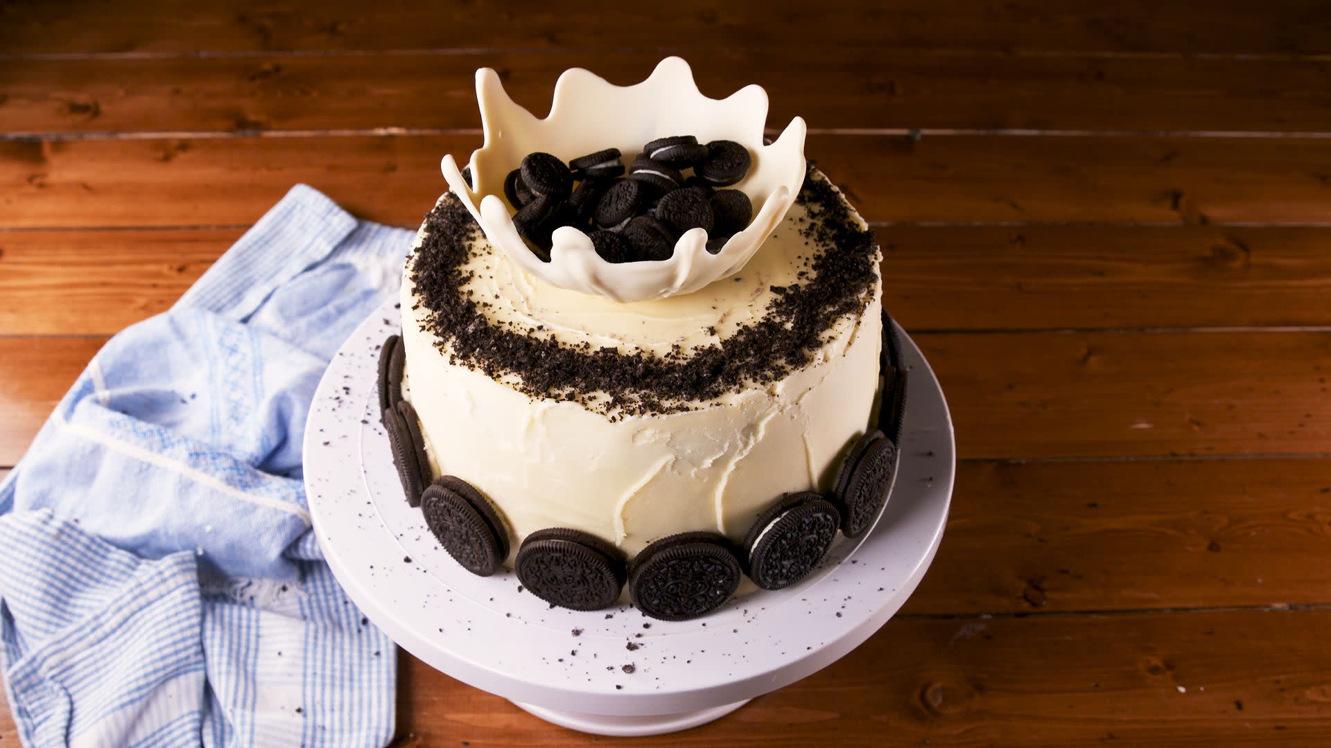 Tim Hortons Has A New Oreo Dream Donut That's Topped With Vanilla Icing And  Cookie Pieces