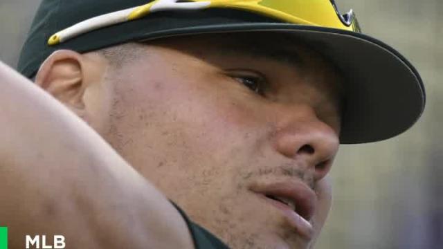 A's catcher Bruce Maxwell can't travel to Canada