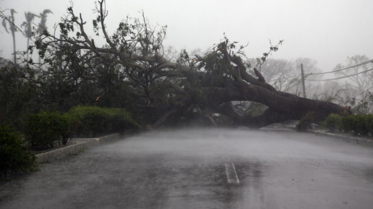 Irma raggiunge la Florida: 3 morti, 381mila persone senza luce