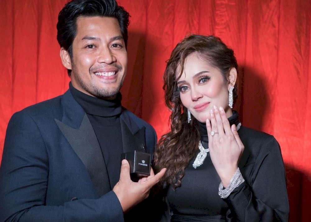 Covid 19 Hoping For Easing Of Sop Malaysian Celebrity Couple Kamal Adli Uqasha Senrose Plan Three Wedding Receptions
