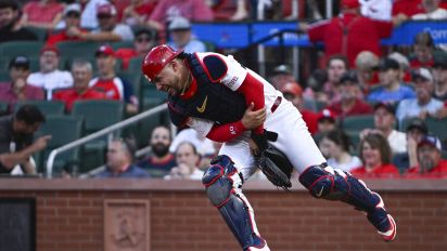 Cardinals lose C Willson Contreras after left arm fractured by J.D. Martinez's swing