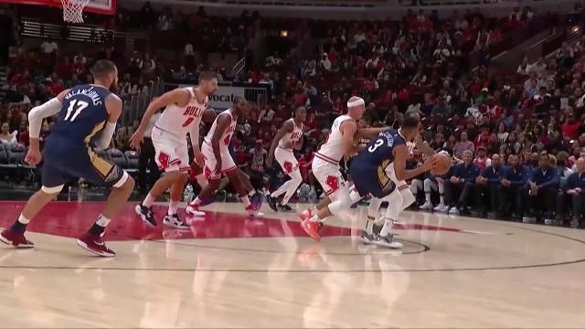 DeMar DeRozan with a dunk vs the New Orleans Pelicans