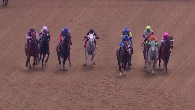 Gun Pilot storms to a Churchill Downs Stakes win