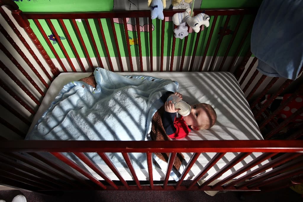 Babies Should Sleep In Parents Room First Year Us Doctors