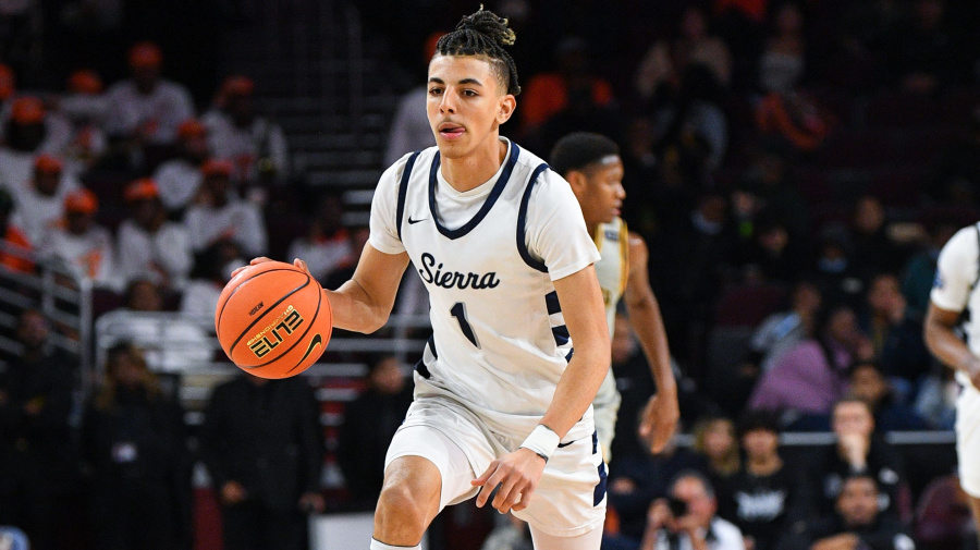 Getty Images - LOS ANGELES, CA - JANUARY 07: Sierra Canyon guard Justin Pippen dribbles up the court during a high school basketball game between Sierra Canyon and La Jolla Country Day in The Chosen-1's Invitational at Galen Center on January 7, 2023 in Los Angeles, California.(Photo by Brian Rothmuller/Icon Sportswire via Getty Images).