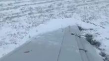 Aereo finisce fuori pista a Chicago, l’incidente per la troppa neve