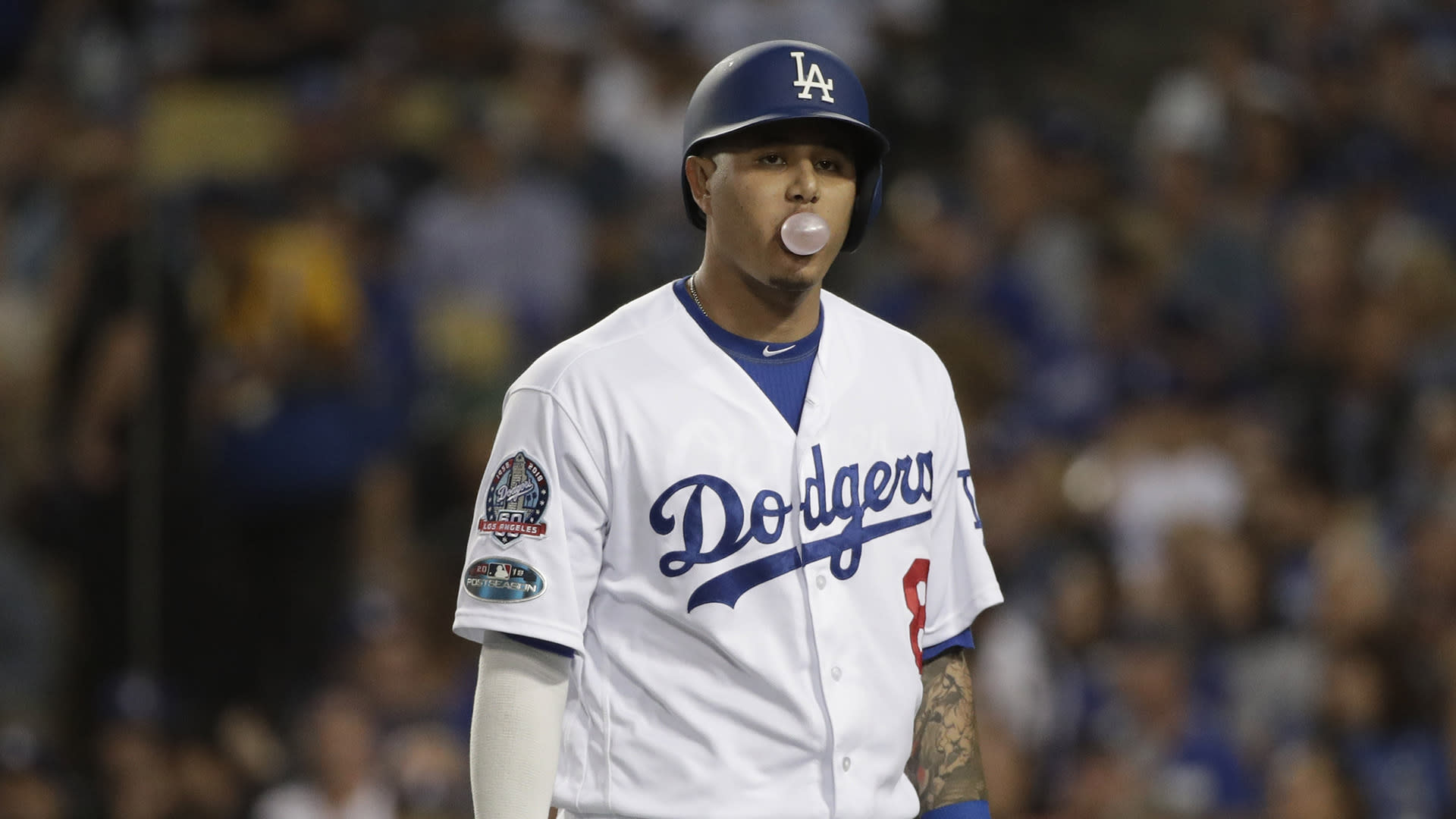 Manny Machado takes frustration out on water cooler in Brewers game