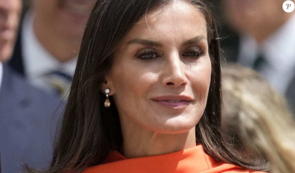 Mirada picante y chispeante, las sublimes princesas cuidan a su madre Letizia