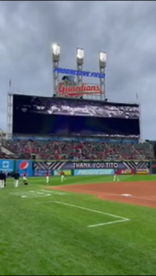 Terry Francona bids farewell at Guardians final home game - Axios