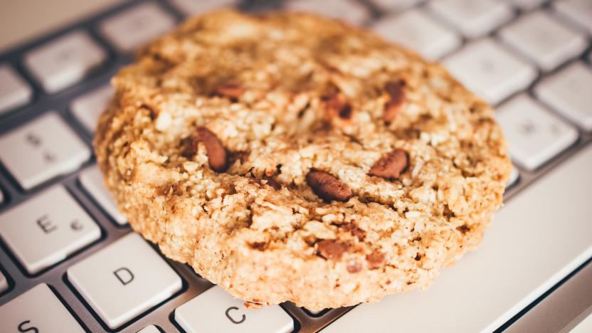 Cookies with a keyboard to clarify cookie banners for websites