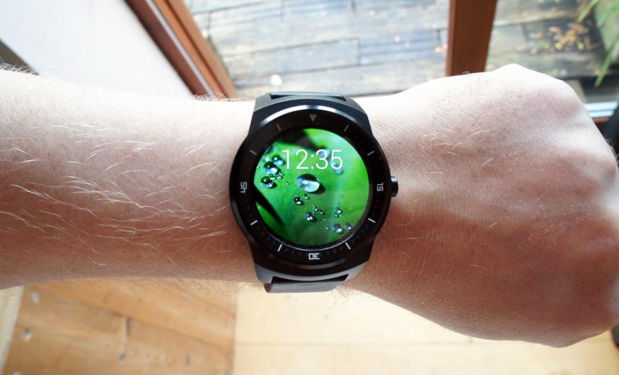 LG G Watch R looks and improved battery are a step in the right direction | Engadget