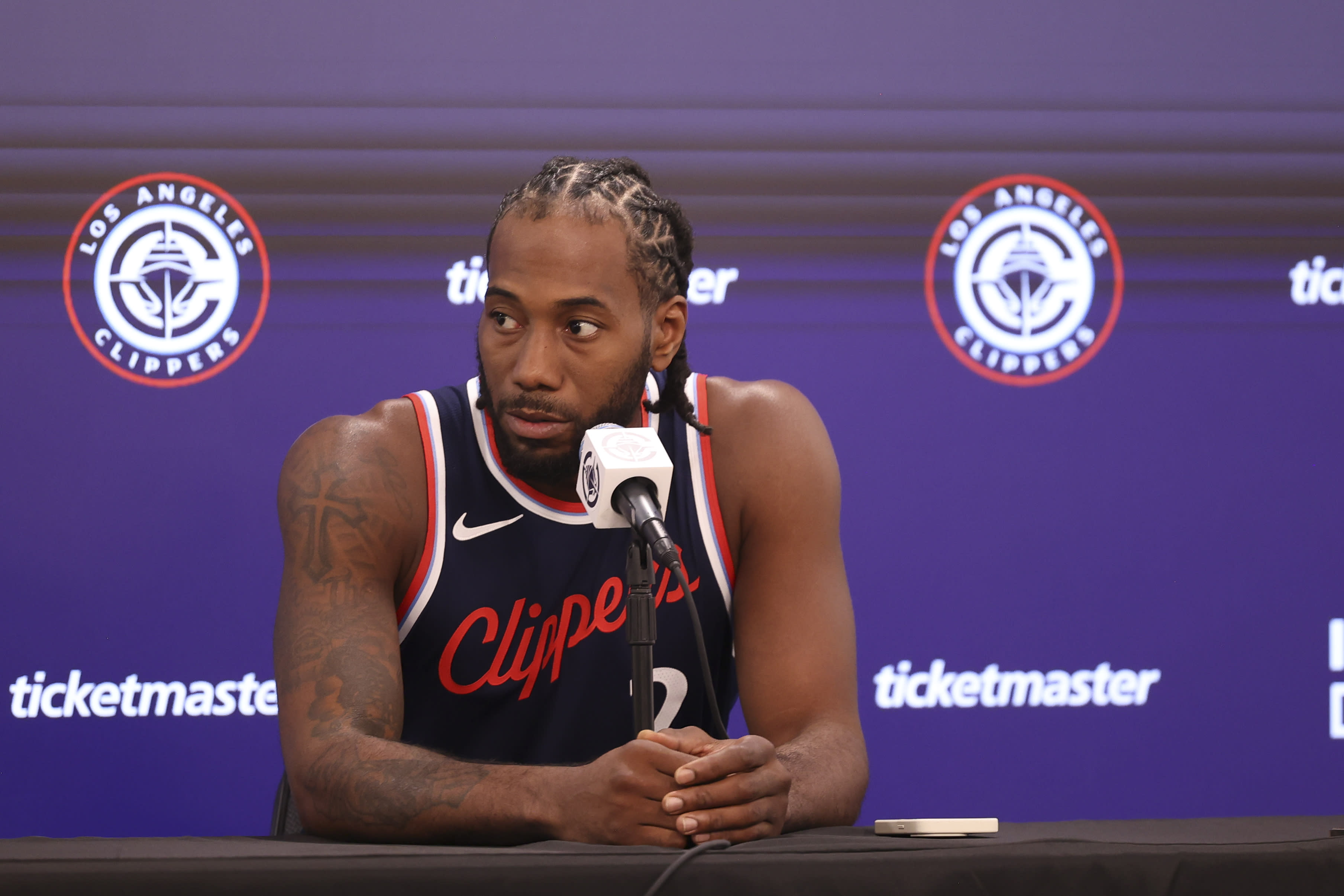 Kawhi Leonard planning to play in Clippers' season opener following another offseason knee procedure