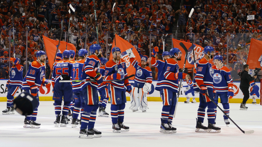 Getty Images - EDMONTON, ALBERTA - JUNE 21: Edmonton Oilers players celebrate after their 5-1 win against the Florida Panthers in Game Six of the 2024 Stanley Cup Final at Rogers Place on June 21, 2024 in Edmonton, Alberta.  (Photo by Bruce Bennett/Getty Images)