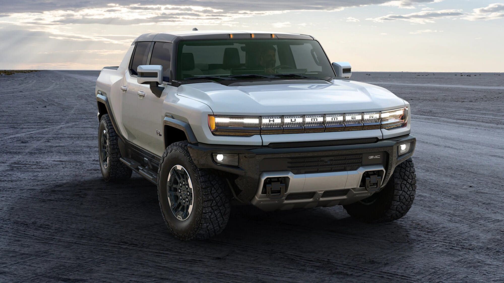 GM Brings Back the Hummer as a 1,000Horsepower Electric Vehicle With a