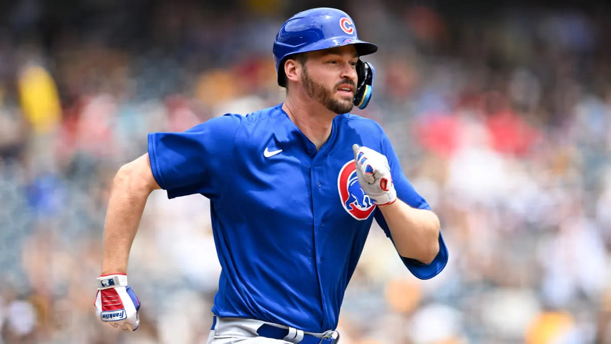 Ian Happ gets 3 hits as Cubs beat Brewers 5-4 on opening day