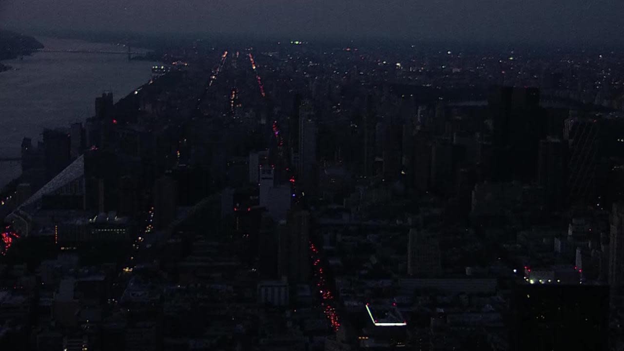 New York City Power Outage Leaves 38,000 Without Electricity [Video]