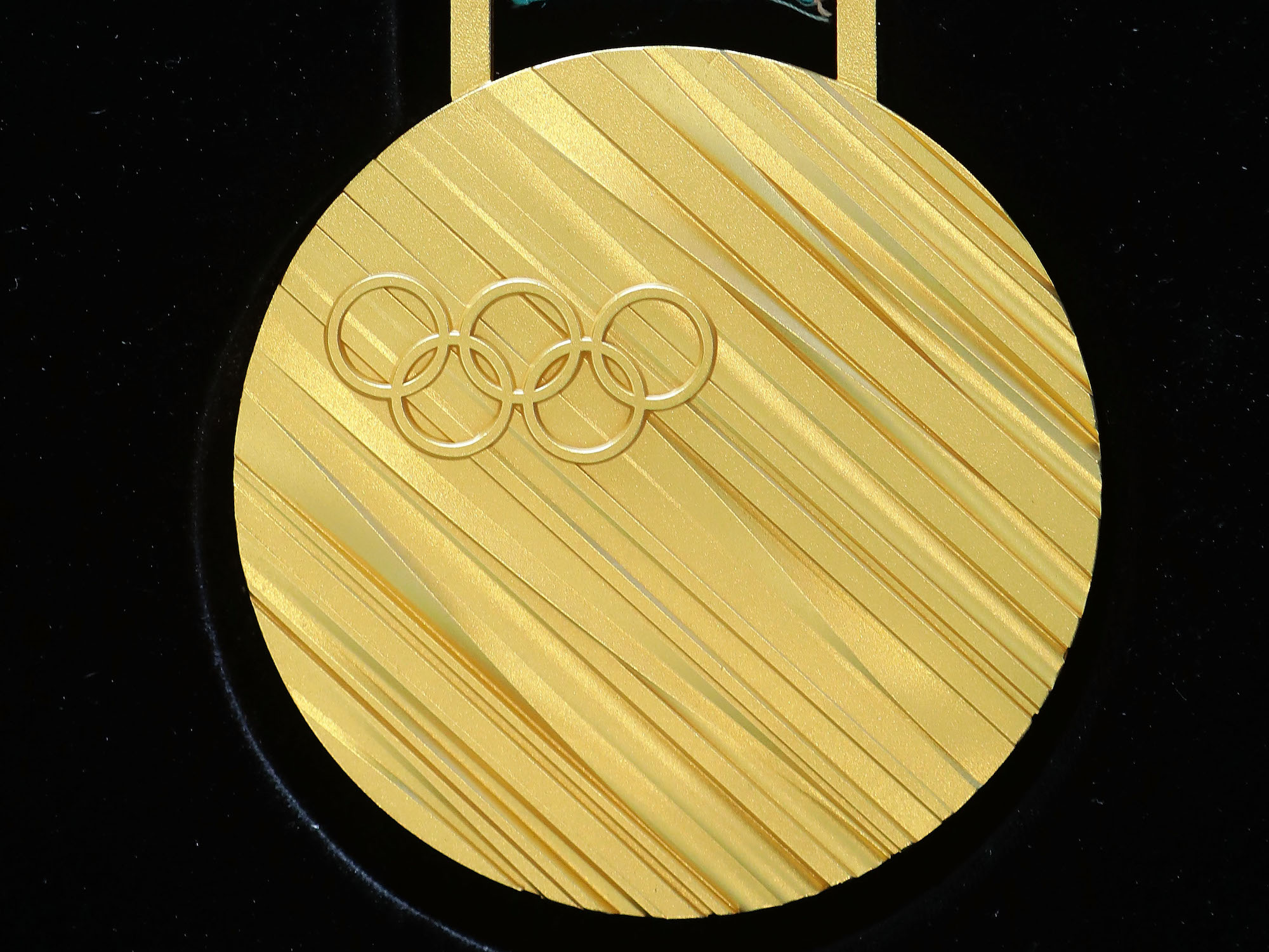 Первую золотую медаль на олимпийских играх
