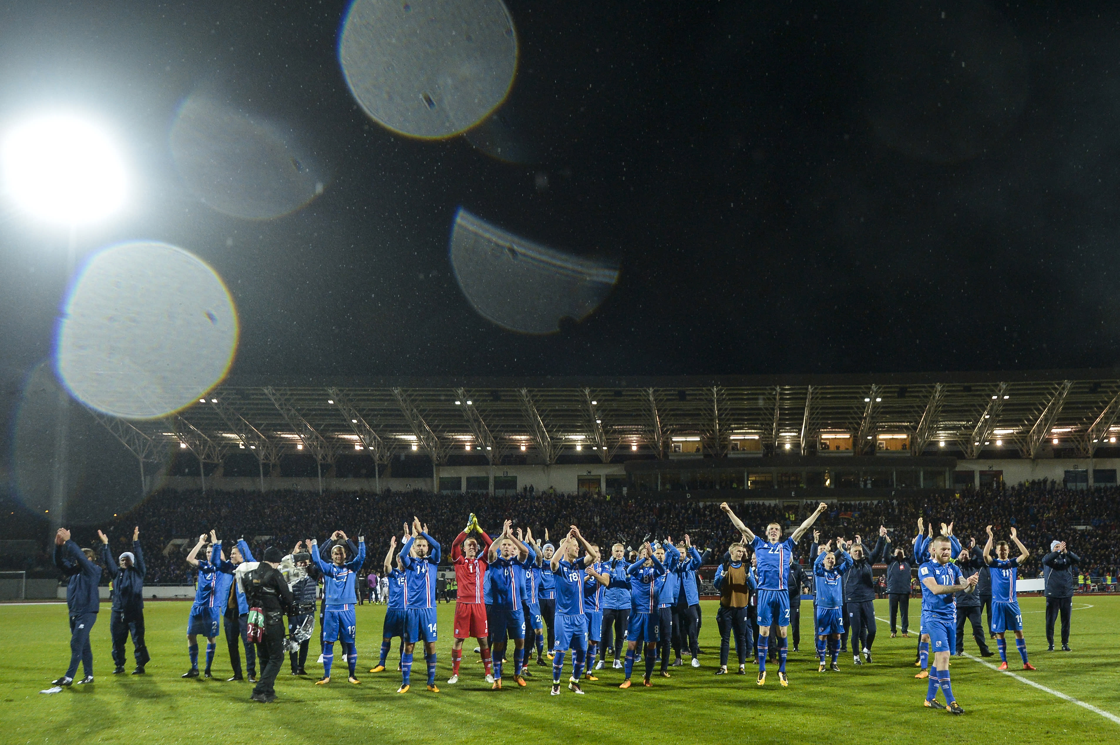 17 HQ Images Yahoo Sport French / Yahoo Sport France - L'ambiance bouillante à Rennes | Facebook