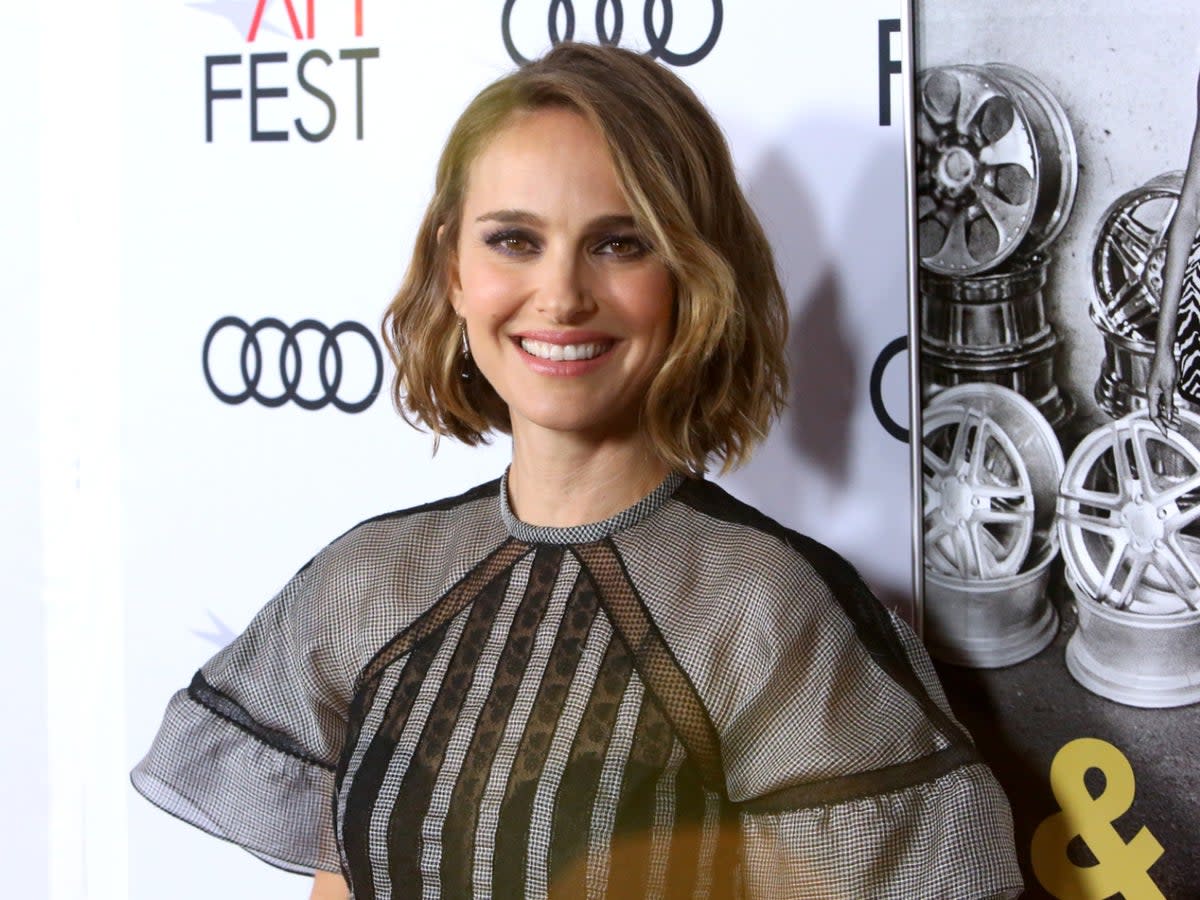 Natalie Portman révèle qu’on lui a demandé de devenir « aussi grande que possible » pour jouer au super-héros dans Thor : Love and Thunder