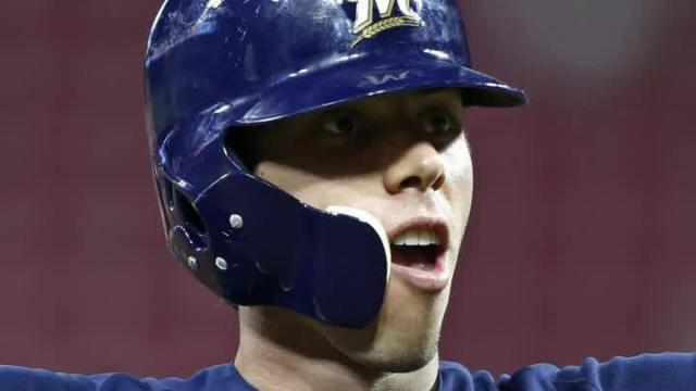 Christian Yelich leads Brewers to crazy win behind historic cycle