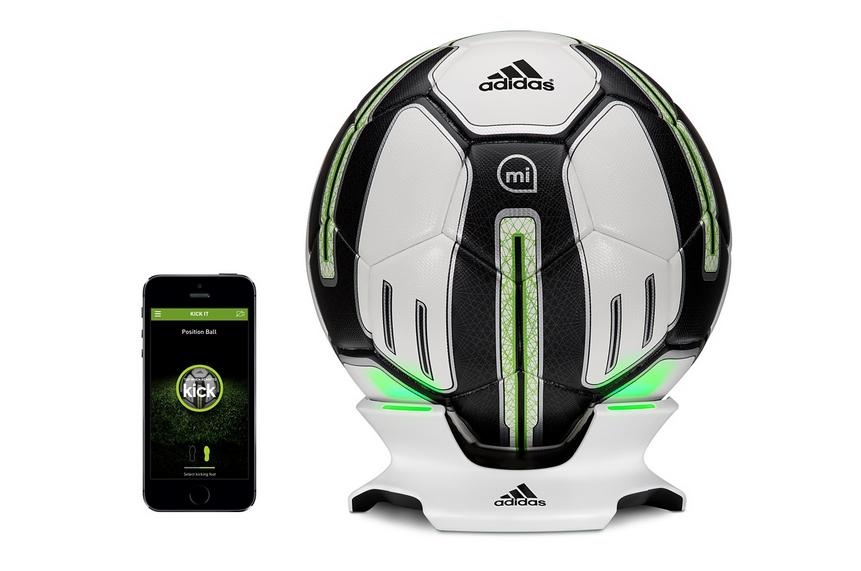 Adidas pone a la venta su balón inteligente por 299 euros Engadget