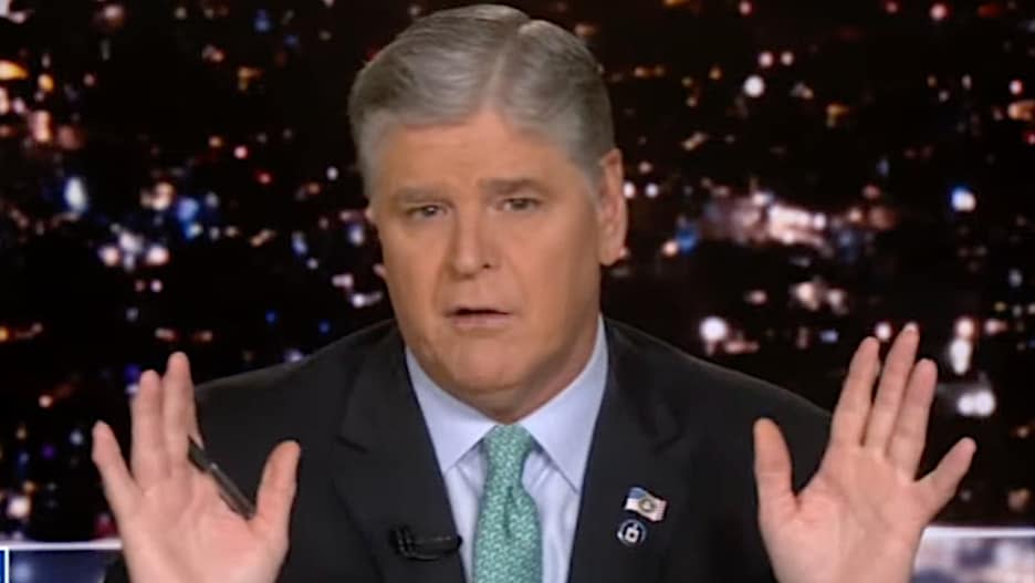 Hannity ataca a la FAA por poner a tierra los drones Fron News en la frontera entre Texas y México (video)