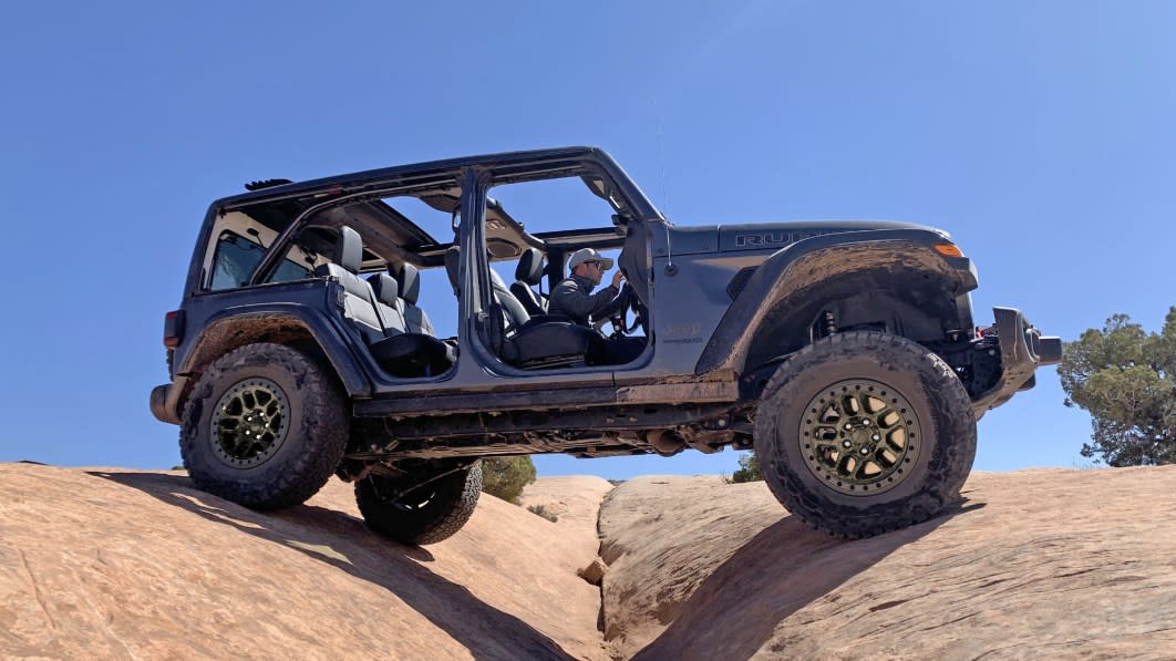 Jeep Wrangler Xtreme Recon package adds factory lift, 35s and bestin