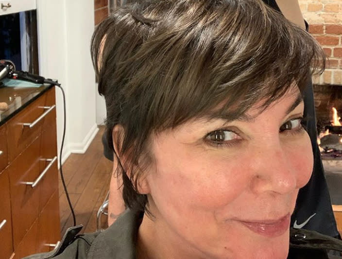 Kris Jenner Posts No Makeup Selfie